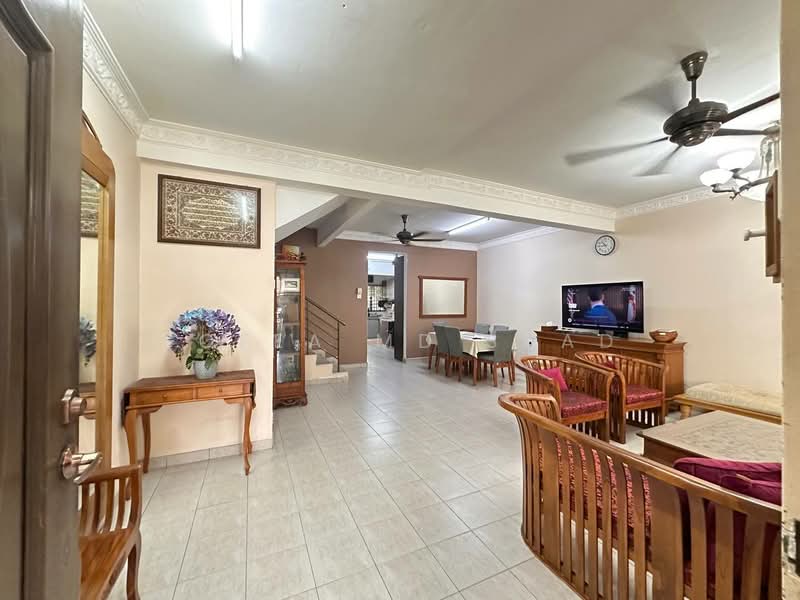 Terraced House for Sale in Taman Sutera (Kajang) - Sofea Md Saad - Living Room - PropertyGuru.com.my