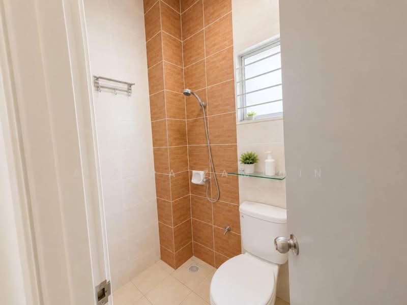 Semi-Detached House for Sale in Bandar Saujana Putra (Tanjong Duabelas) - Adzura Zamedin - PropertyGuru.com.my