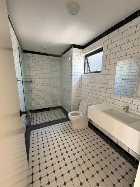 Kediaman Servis untuk Dijual di E'Island Lake Haven - Bosco Lum - Bathroom - PropertyGuru.com.my