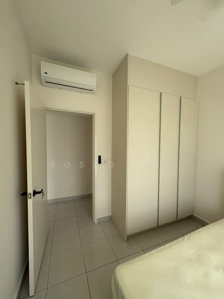Kediaman Servis untuk Dijual di E'Island Lake Haven - Bosco Lum - Bedroom - PropertyGuru.com.my