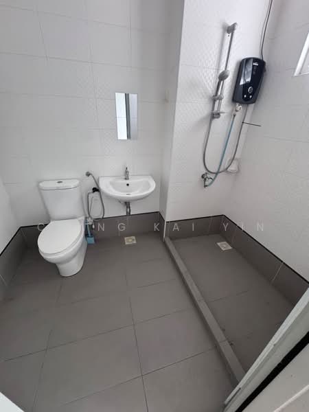 Service Residence for Rent at Seasons Amara Larkin - Chang Kai Yin - Bathroom - PropertyGuru.com.my