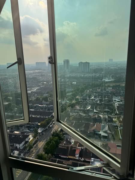 Kediaman Servis untuk Disewa di Molek Pulai - Tycia Law - View - PropertyGuru.com.my