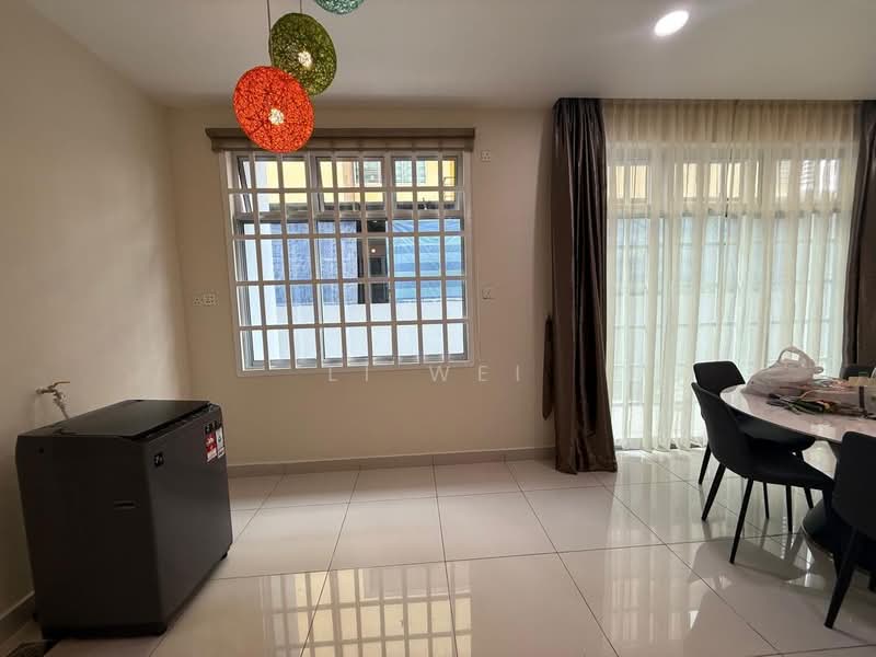 Rumah Kluster untuk Disewa di Taman Gaya (Ulu Tiram) - Li Wei - Living Room - PropertyGuru.com.my