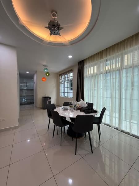 Rumah Kluster untuk Disewa di Taman Gaya (Ulu Tiram) - Li Wei - Dining Room - PropertyGuru.com.my