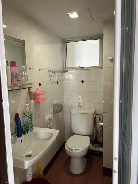 Condominium for Sale at N-Park Condominium - Han Chien Yeap - Bathroom - PropertyGuru.com.my