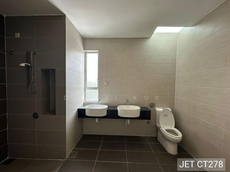 Semi-Detached House for Sale in Bandar Parklands (Klang) - Daniel Kok - Bathroom - PropertyGuru.com.my