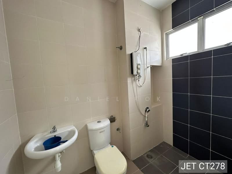 Semi-Detached House for Sale in Bandar Parklands (Klang) - Daniel Kok - Bathroom - PropertyGuru.com.my