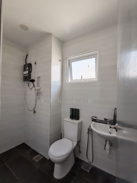 Kondominium untuk Dijual di Lavender Residences - Ken Lim - Bathroom - PropertyGuru.com.my