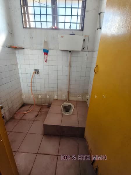 Factory for Rent in Shah Alam (Selangor) - Darren Chen - Bathroom - PropertyGuru.com.my