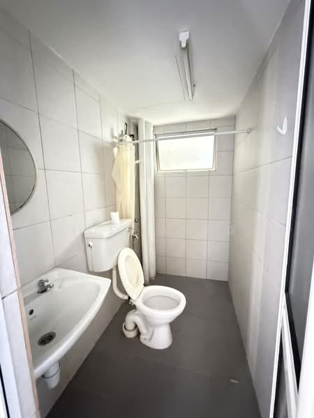 Apartment for Rent at Kenanga Apartments - Joey Wong - Bathroom - PropertyGuru.com.my