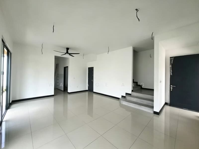 2-storey Terraced House for Sale in Bandar Tiram (Ulu Tiram) - Wallace Ang - Living Room - PropertyGuru.com.my