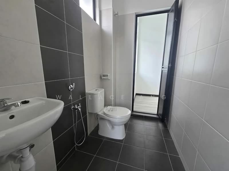 2-storey Terraced House for Sale in Bandar Tiram (Ulu Tiram) - Wallace Ang - Bathroom - PropertyGuru.com.my