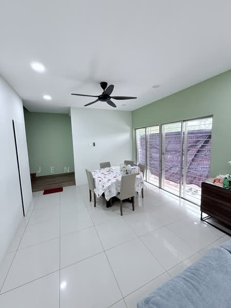 3-storey Terraced House for Sale in Bandar Bukit Puchong (Puchong) - Jennifer Lai - Dining Room - PropertyGuru.com.my
