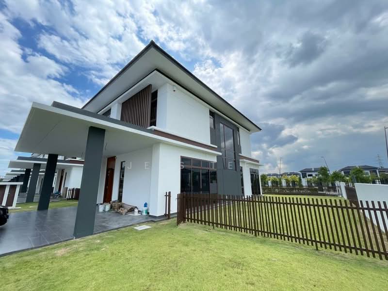 Bungalow House for Sale in Setia Alam (Selangor) - Jess Tee - Exterior - PropertyGuru.com.my