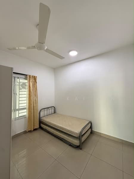 Kediaman Servis untuk Disewa di SuriaMas Suites - Chang Kai Yin - Bedroom - PropertyGuru.com.my