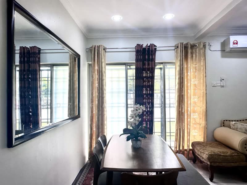 Semi-Detached House for Sale in Bandar Bukit Mahkota (Bangi) - Adzura Zamedin - Dining Room - PropertyGuru.com.my