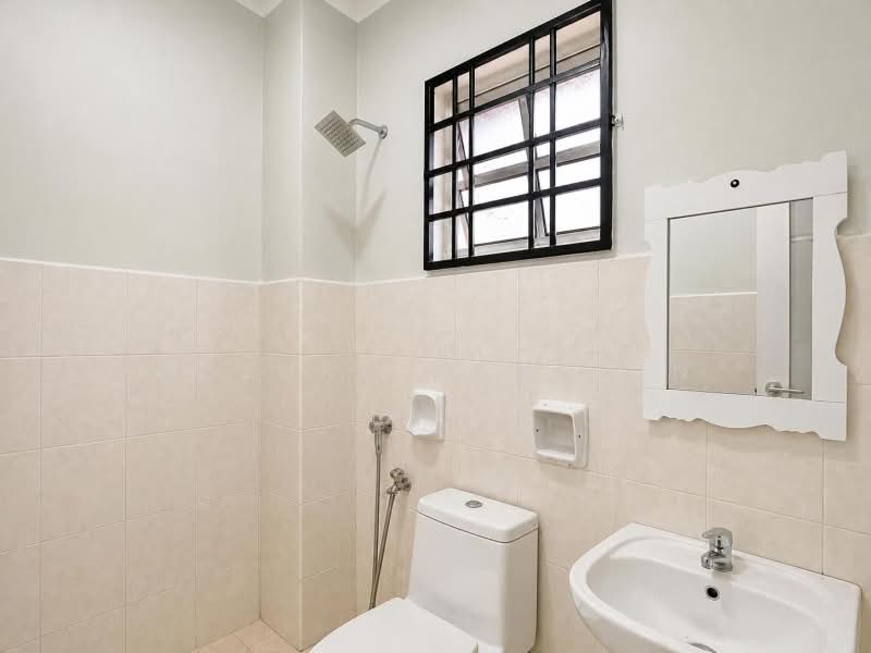 Semi-Detached House for Sale in Bandar Bukit Mahkota (Bangi) - Adzura Zamedin - Bathroom - PropertyGuru.com.my