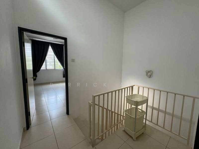 Rumah Teres 2-Tingkat untuk Dijual di Bandar Tasik Puteri (Rawang) - Derrick Ang - Corridor - PropertyGuru.com.my