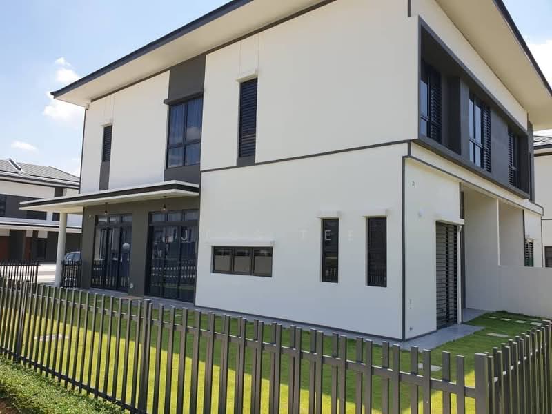 Rumah Berkembar untuk Dijual di Setia Alam (Selangor) - Jess Tee - Exterior - PropertyGuru.com.my