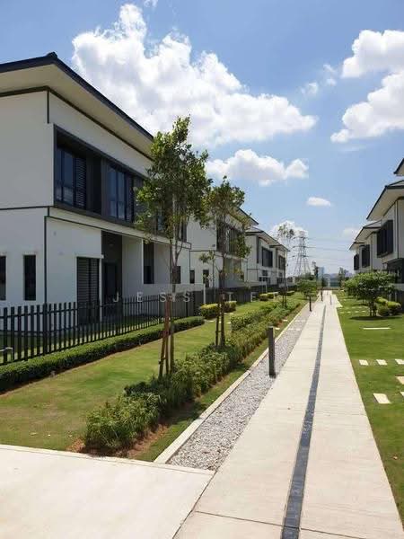 Rumah Berkembar untuk Dijual di Setia Alam (Selangor) - Jess Tee - Exterior - PropertyGuru.com.my