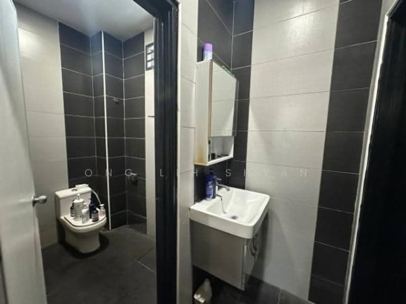 Rumah Teres 1.5-Tingkat untuk Dijual di Taman Mutiara Rini (Skudai) - Ong Lih Shyan - Bathroom - PropertyGuru.com.my