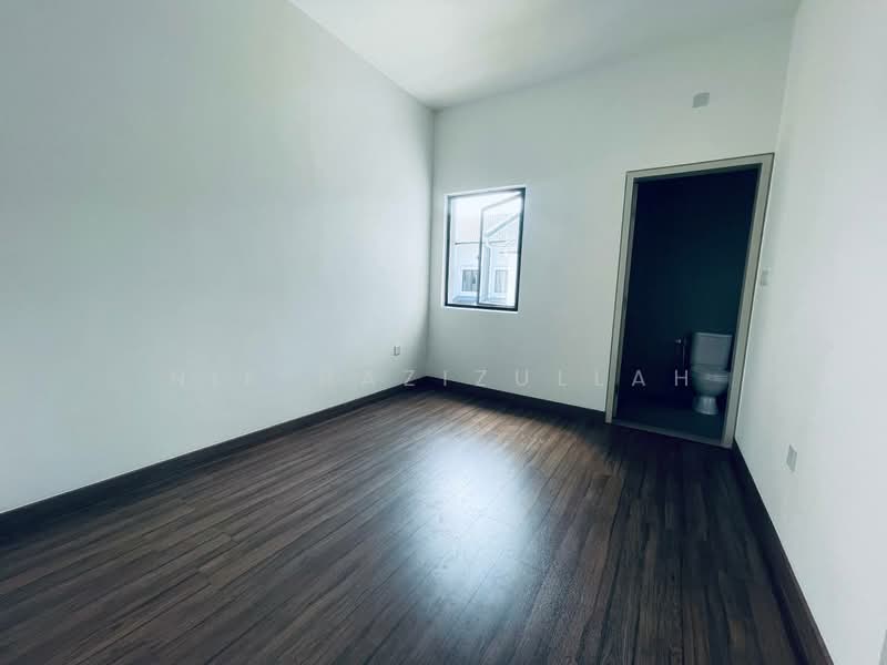 Rumah Teres 2-Tingkat untuk Dijual di Bukit Raja (Selangor) - Nik Hazizullah - PropertyGuru.com.my
