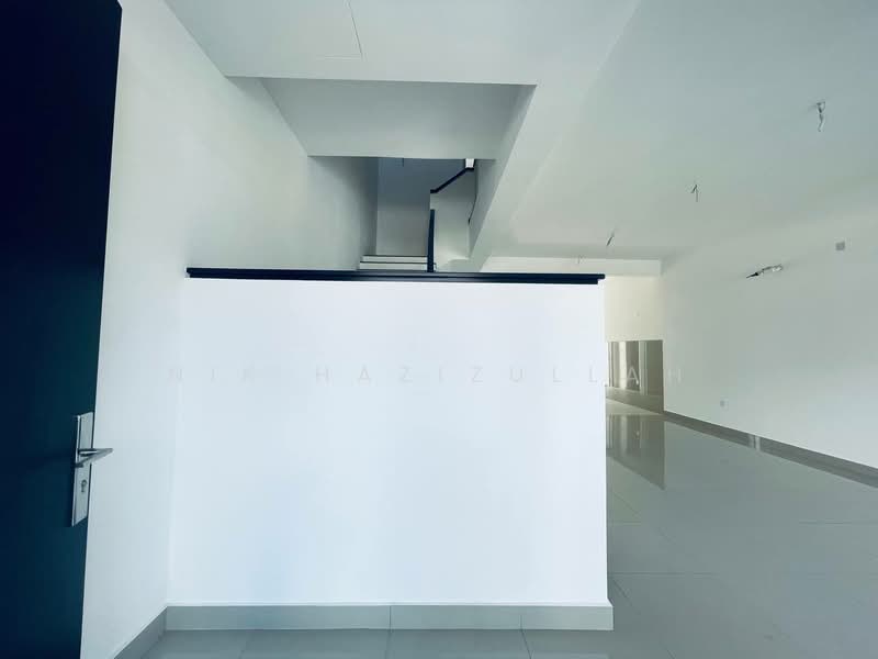 Rumah Teres 2-Tingkat untuk Dijual di Bukit Raja (Selangor) - Nik Hazizullah - PropertyGuru.com.my
