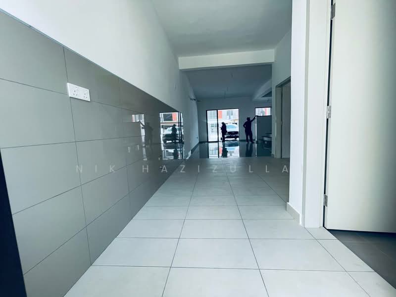 Rumah Teres 2-Tingkat untuk Dijual di Bukit Raja (Selangor) - Nik Hazizullah - PropertyGuru.com.my
