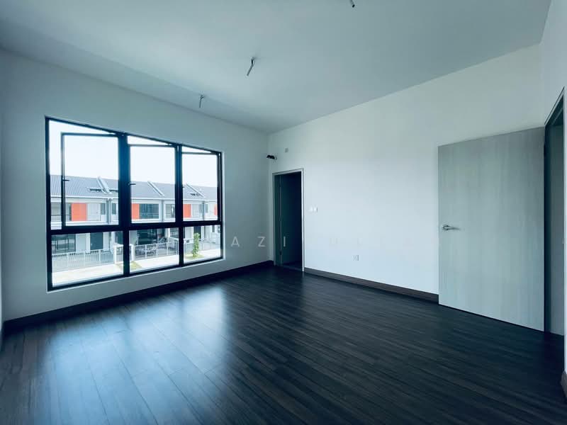 Rumah Teres 2-Tingkat untuk Dijual di Bukit Raja (Selangor) - Nik Hazizullah - PropertyGuru.com.my
