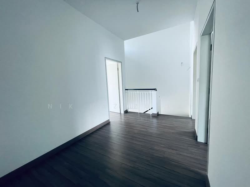 Rumah Teres 2-Tingkat untuk Dijual di Bukit Raja (Selangor) - Nik Hazizullah - PropertyGuru.com.my