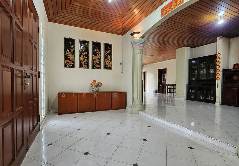 Bungalow House untuk Dijual di Ipoh (Perak) - Alexis Chee - Entrance - PropertyGuru.com.my