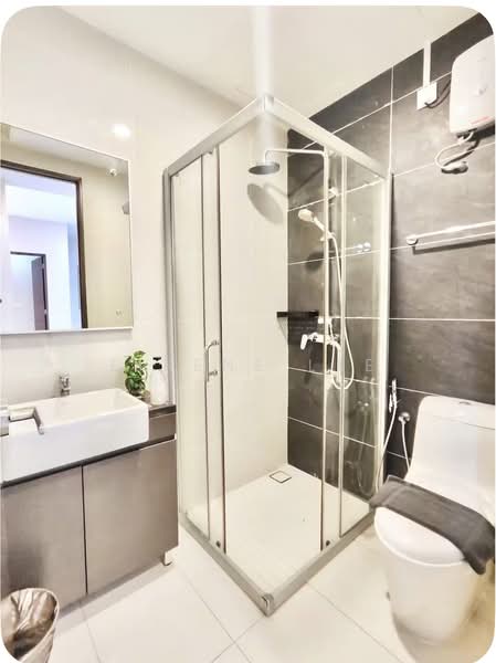 Condominium for Rent at Kings Bay @ Country Garden Danga Bay - Eirene Lee - Bathroom - PropertyGuru.com.my