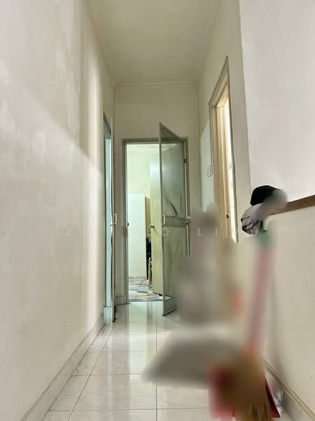 Rumah Teres 2-Tingkat untuk Dijual di Alam Damai (Cheras) - Danilo Lim - Corridor - PropertyGuru.com.my