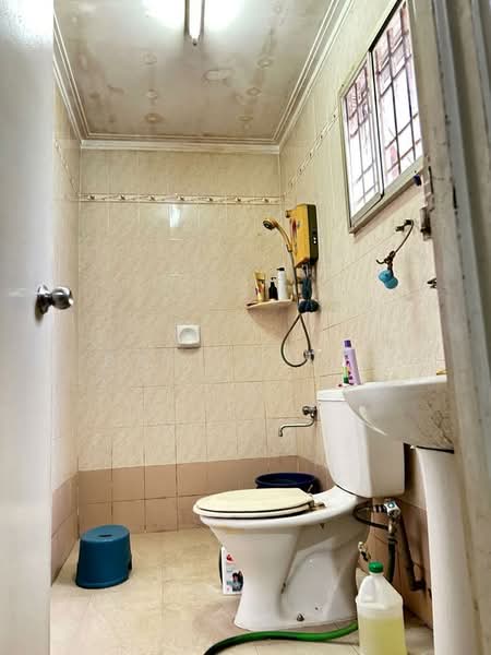 Rumah Teres 2-Tingkat untuk Dijual di Alam Damai (Cheras) - Danilo Lim - Bathroom - PropertyGuru.com.my