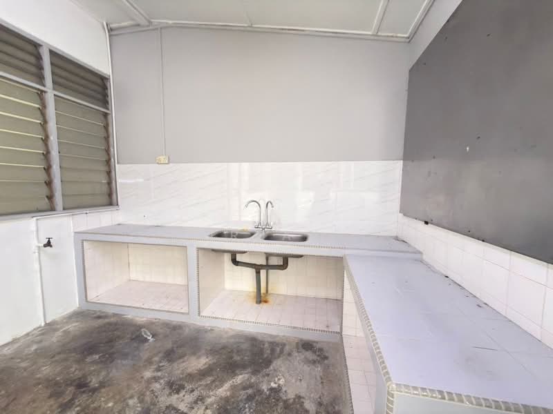 Rumah Teres 1-Tingkat untuk Dijual di Taman Johor Jaya (Johor Bahru) - Jordan . - Kitchen - PropertyGuru.com.my