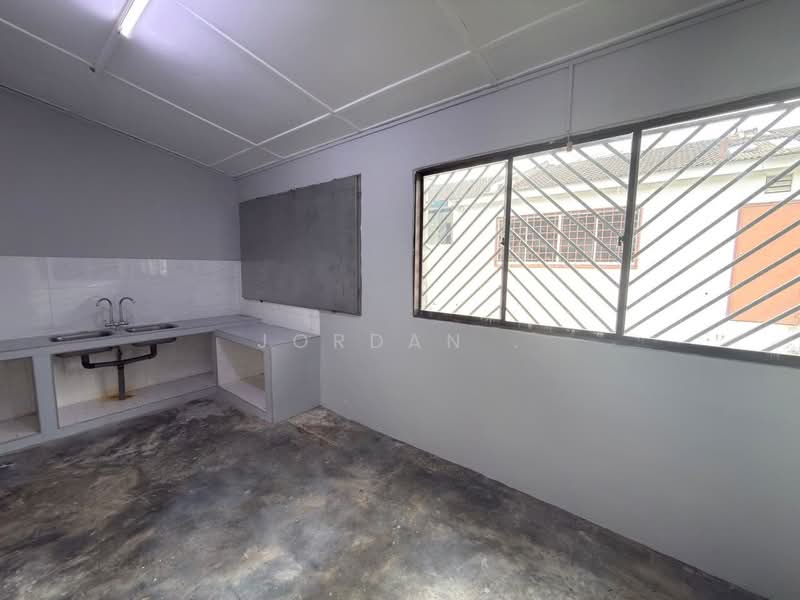 Rumah Teres 1-Tingkat untuk Dijual di Taman Johor Jaya (Johor Bahru) - Jordan . - Kitchen - PropertyGuru.com.my