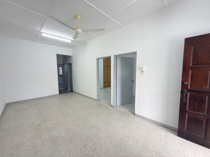 Rumah Teres 1-Tingkat untuk Dijual di Taman Johor Jaya (Johor Bahru) - Jordan . - Living Room - PropertyGuru.com.my