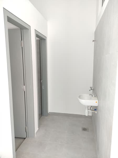Shop for Rent in Cybersouth (Dengkil) - William Tan - Bathroom - PropertyGuru.com.my