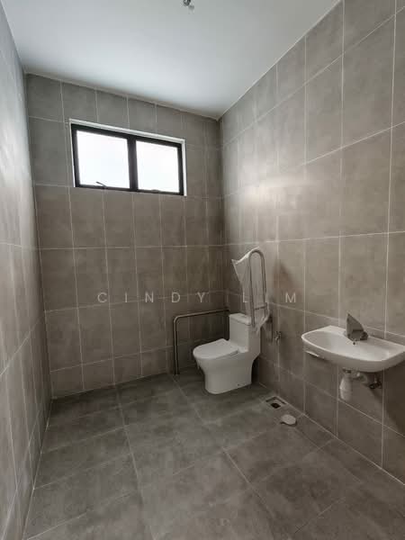 Kilang Berkembar untuk Disewa di Eco Business Park 1 (Johor Bahru) - Cindy Lim - Bathroom - PropertyGuru.com.my