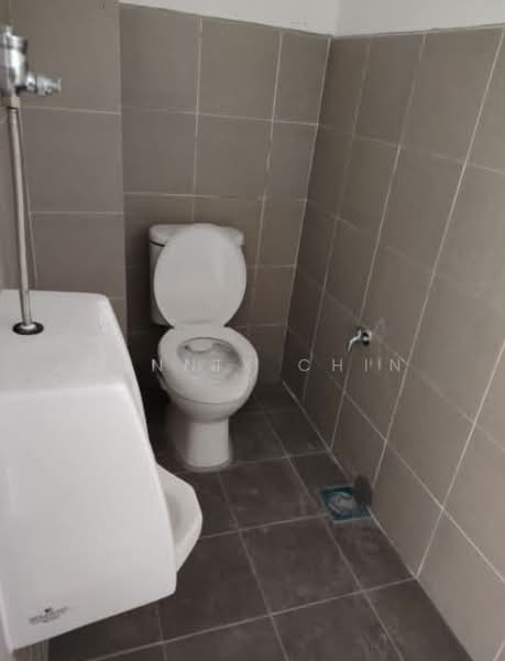 Factory for Rent in Klang (Selangor) - Dennix Chin - Bathroom - PropertyGuru.com.my