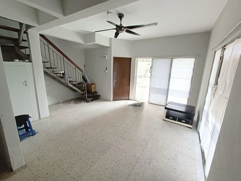 Rumah Teres 2-Tingkat untuk Dijual di Bukit Sentosa (Rawang) - Zann Fauzan - Living Room - PropertyGuru.com.my