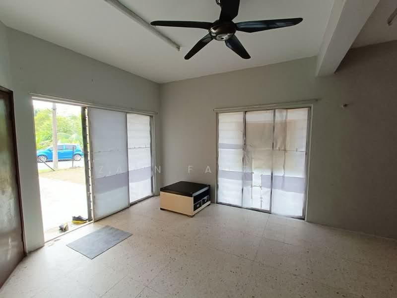 Rumah Teres 2-Tingkat untuk Dijual di Bukit Sentosa (Rawang) - Zann Fauzan - Living Room - PropertyGuru.com.my