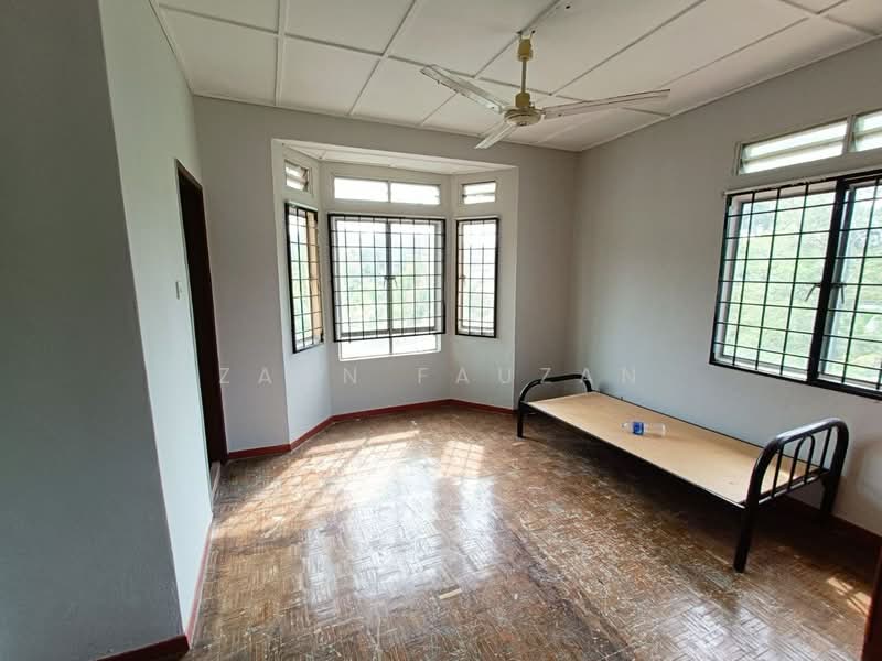 Rumah Teres 2-Tingkat untuk Dijual di Bukit Sentosa (Rawang) - Zann Fauzan - Bedroom - PropertyGuru.com.my