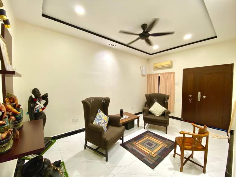 1-storey Terraced House for Sale in Taman Melawis (Klang) - Mala Palanisamy - Living Room - PropertyGuru.com.my