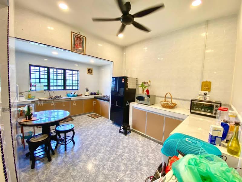 1-storey Terraced House for Sale in Taman Melawis (Klang) - Mala Palanisamy - Kitchen - PropertyGuru.com.my