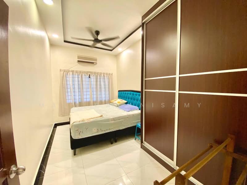 1-storey Terraced House for Sale in Taman Melawis (Klang) - Mala Palanisamy - Bedroom - PropertyGuru.com.my
