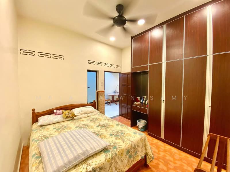 1-storey Terraced House for Sale in Taman Melawis (Klang) - Mala Palanisamy - Bedroom - PropertyGuru.com.my