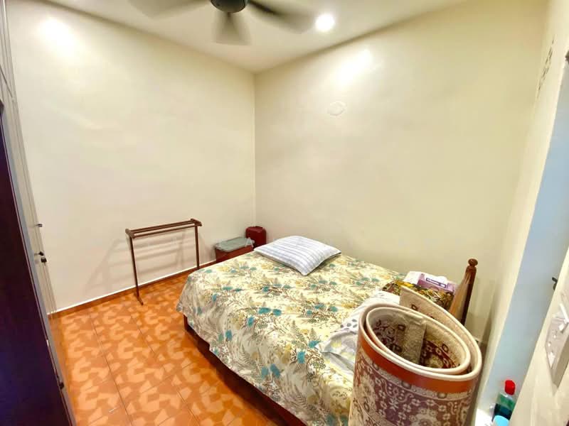 1-storey Terraced House for Sale in Taman Melawis (Klang) - Mala Palanisamy - Bedroom - PropertyGuru.com.my