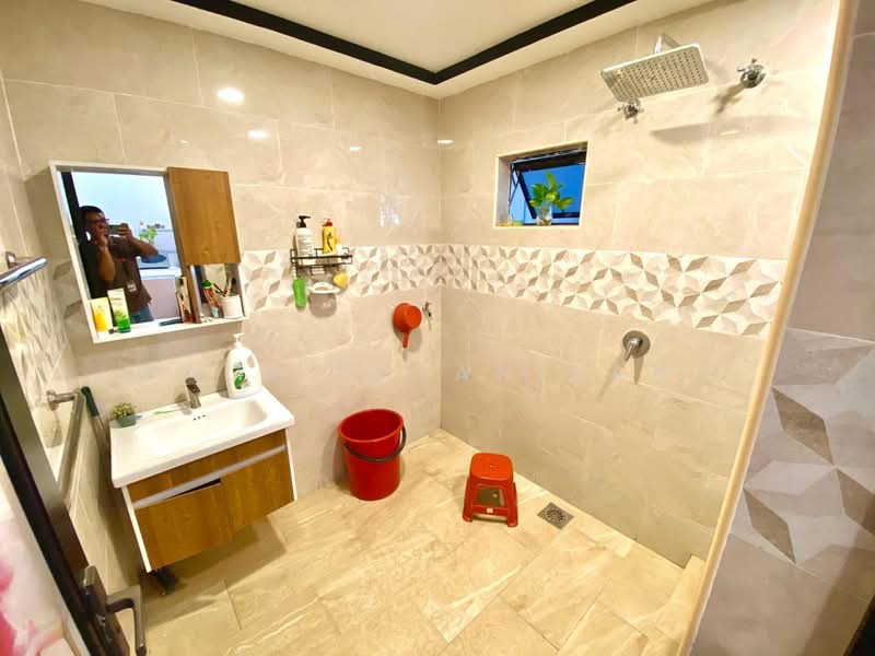 1-storey Terraced House for Sale in Taman Melawis (Klang) - Mala Palanisamy - Bathroom - PropertyGuru.com.my