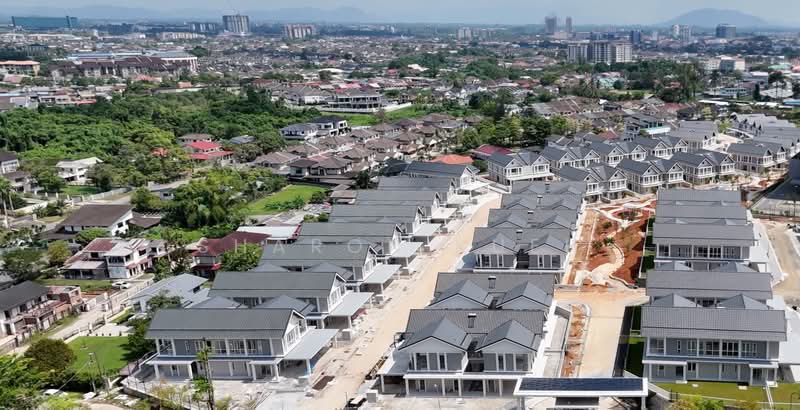 Rumah Berkembar untuk Dijual di Kenny Height (Kuching) - Sharon Kueh - Exterior - PropertyGuru.com.my